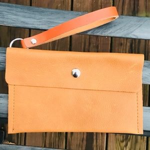 PAUL'S LEATHER® COMPANY Snap Pebbled Leather Envelope Pouch Clutch with Wristlet